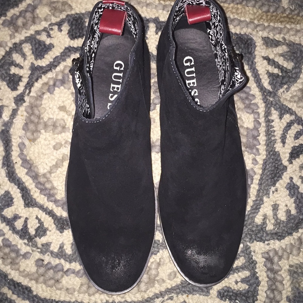 Guess Mens Black Suade Boots size 9.5 like new